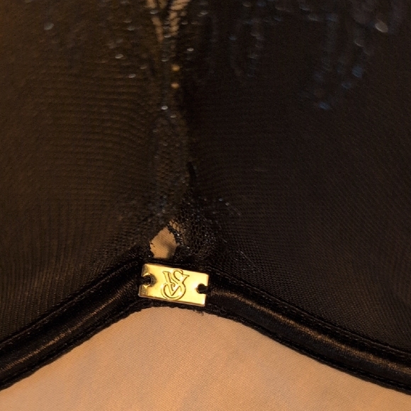 Victoria's Secret Black and Blue Floral Lace Bra - Picture 5 of 12